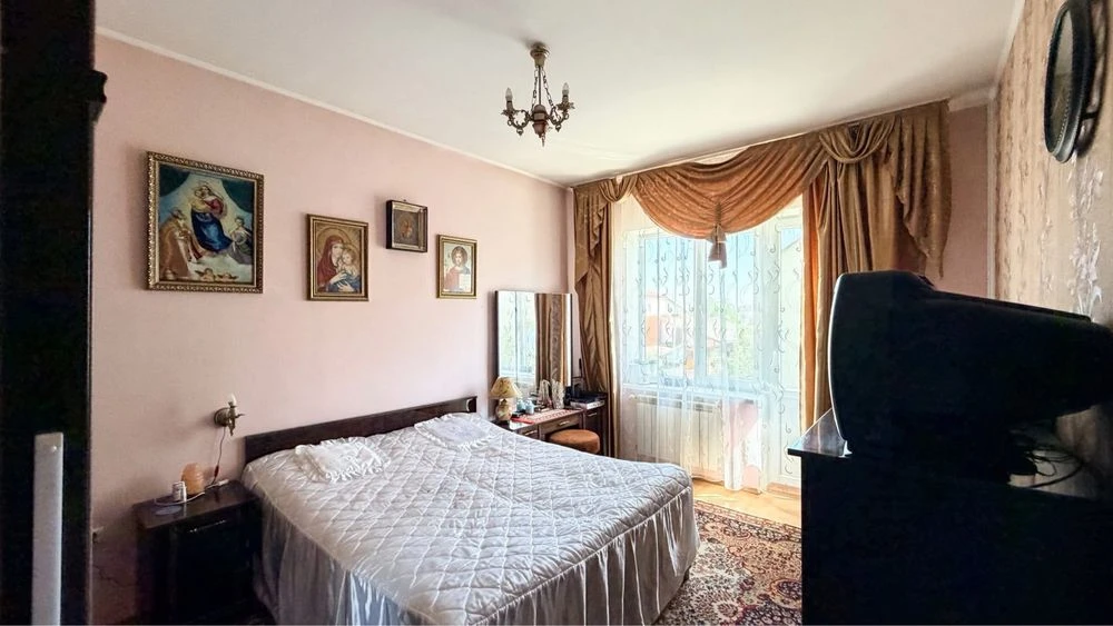 Продається затишний будинок в  Дрогобичі