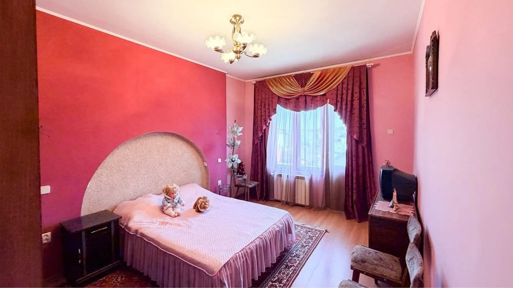 Продається затишний будинок в  Дрогобичі