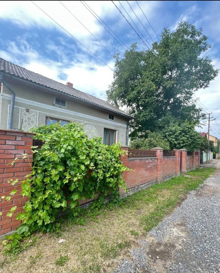 Продаж двох приватних будинків в центрі міста Дрогобич
