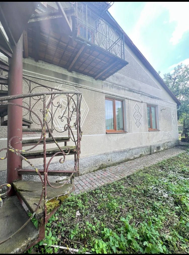 Продаж двох приватних будинків в центрі міста Дрогобич