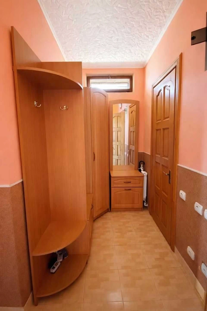 Продаю будинок у м.Дрогобич ,вулиця Кирило - Мефодіївська .