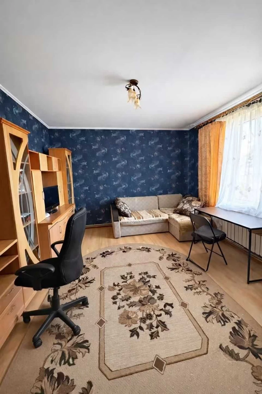 Продаю будинок у м.Дрогобич ,вулиця Кирило - Мефодіївська .