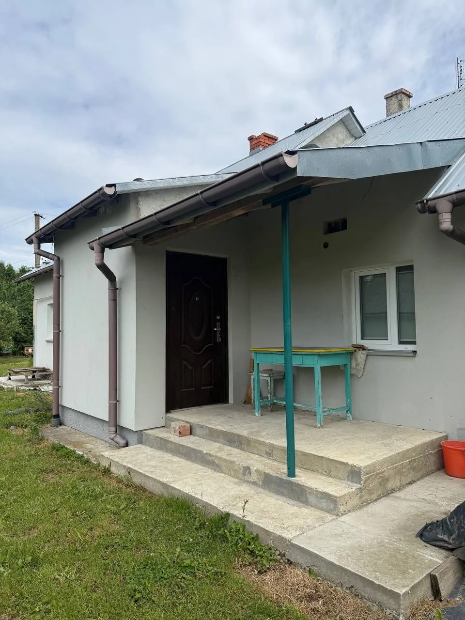 Продаж затишного будинку у селі Ролів