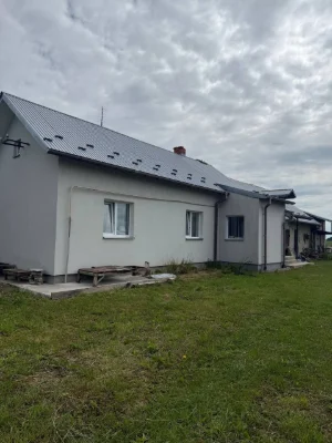 Продаж затишного будинку у селі Ролів