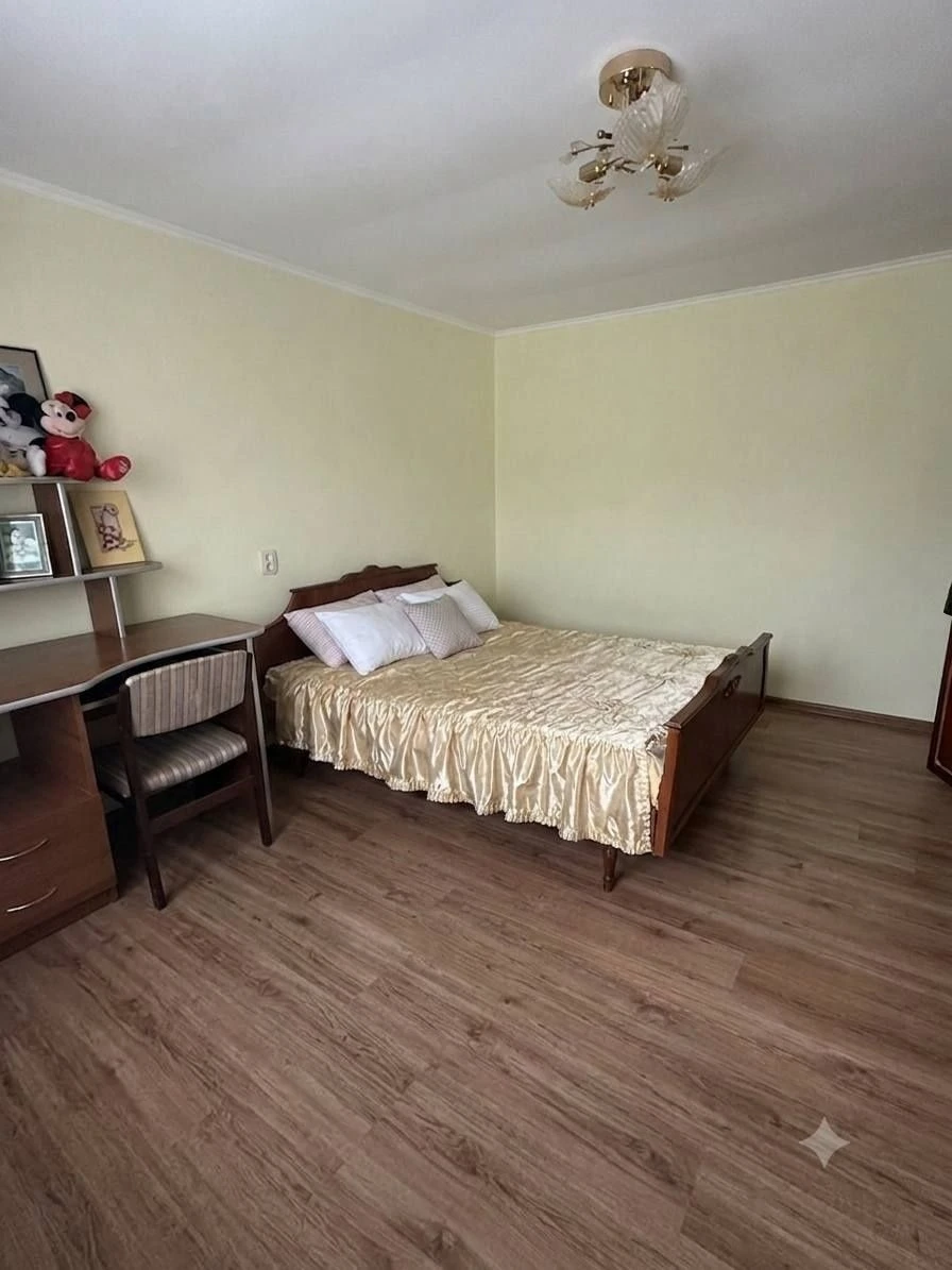 Продаж затишного будинку у селі Ролів