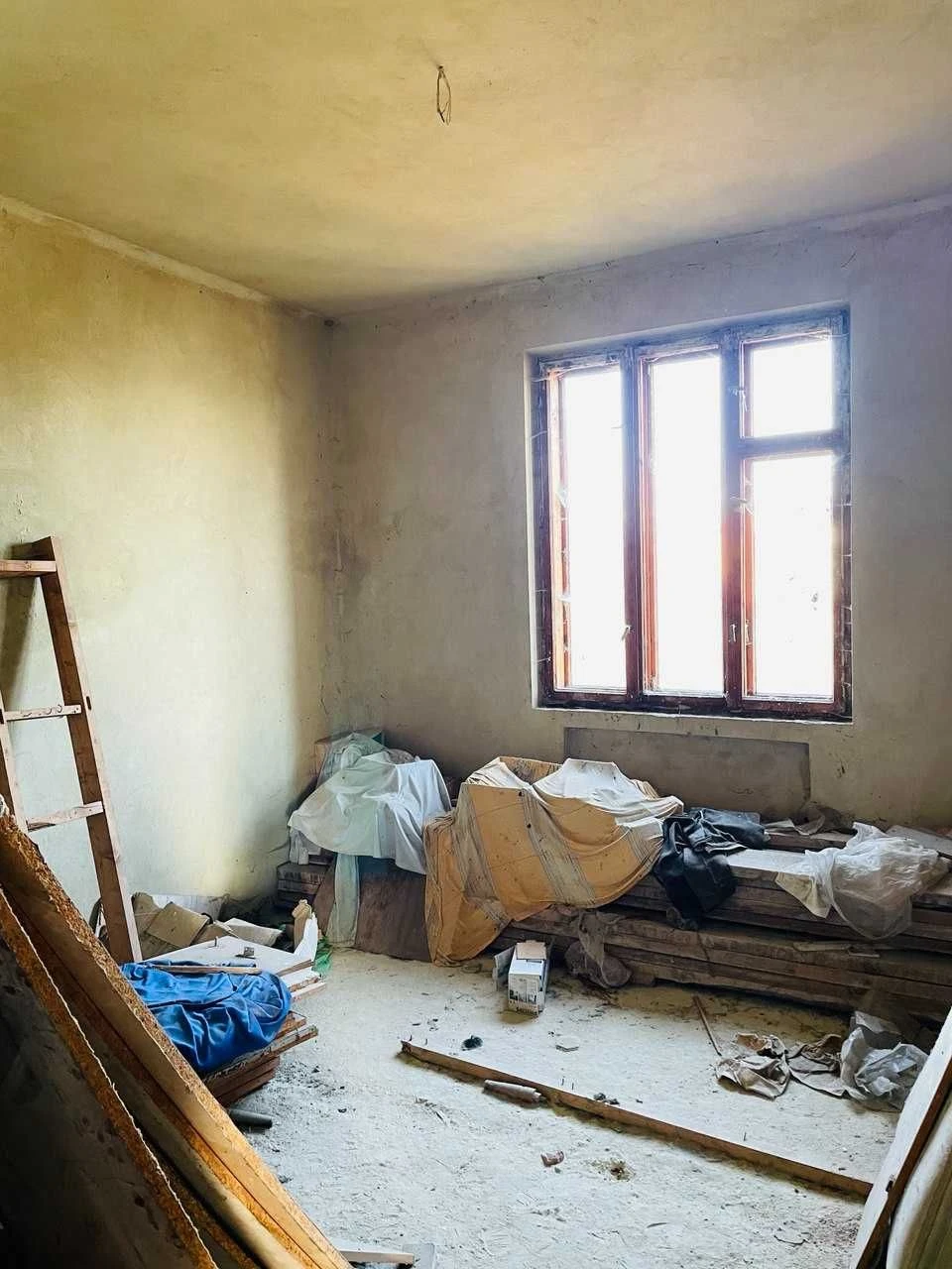 Недобудова 70% готовності, 576 м², с. Раневичі, 23 сотки, Др