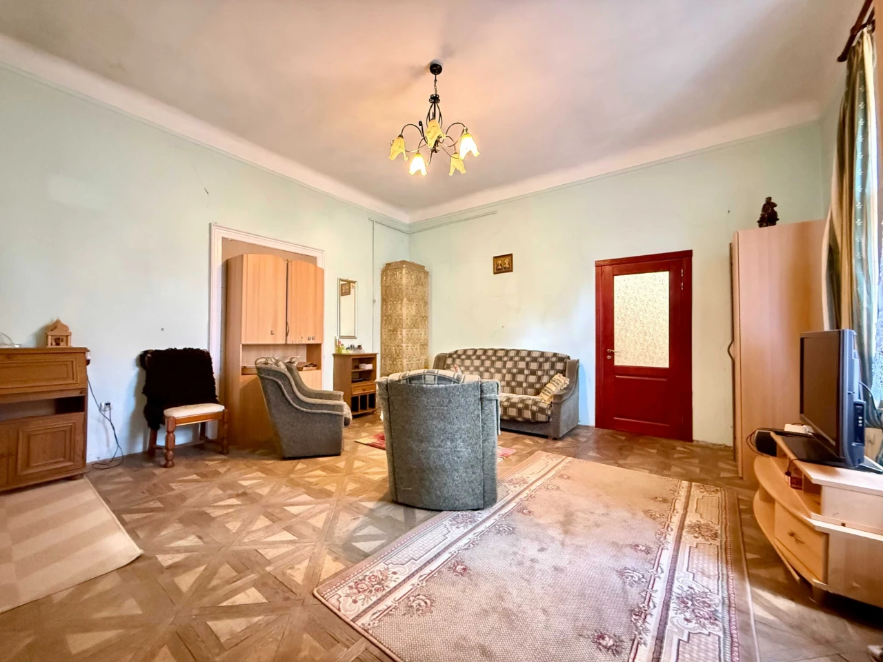 Продаж частини будинку з комерційним приміщенням по вул. Сам
