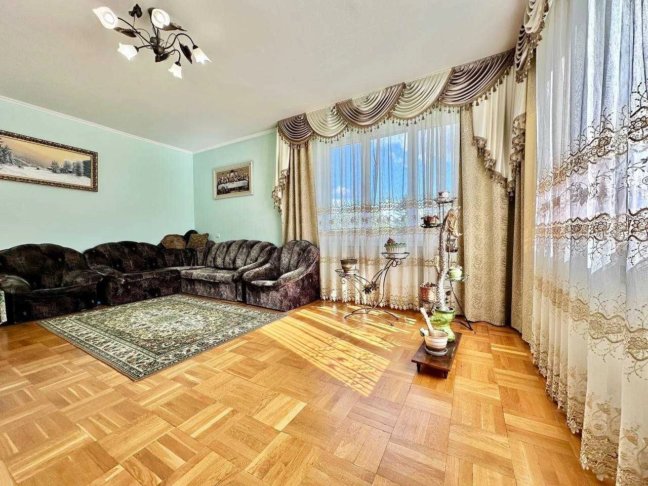 Продаж частини будинку з ділянкою у м.Дрогобич (вул. Довбуша