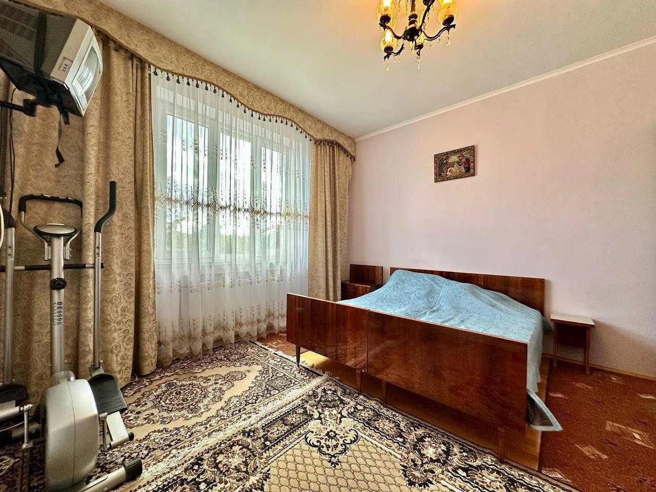 Продаж частини будинку з ділянкою у м.Дрогобич (вул. Довбуша