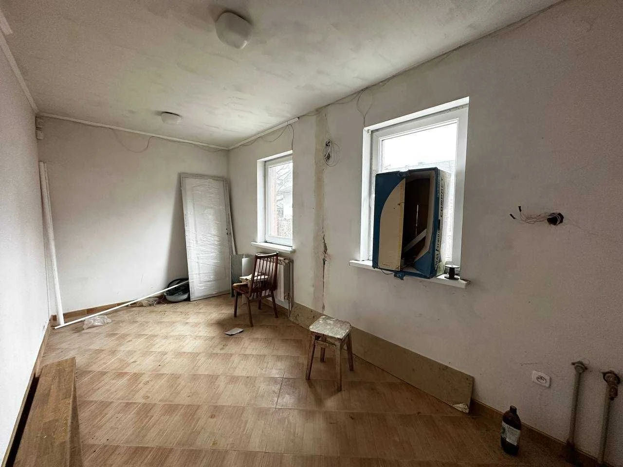 Продаж 2-поверхового будинку з частковим ремонтом | м. Дрого