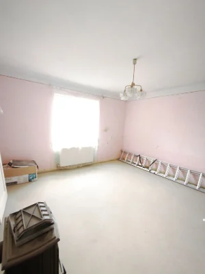 Чудовий будиночок біля Залісся