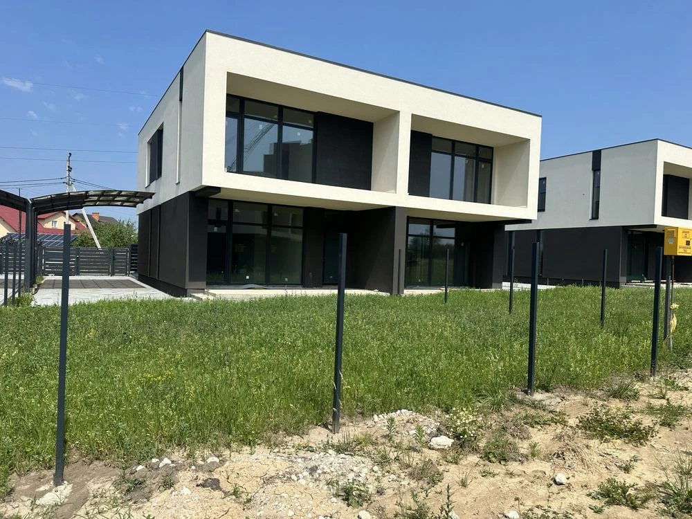 Продаж сучасних котеджів
