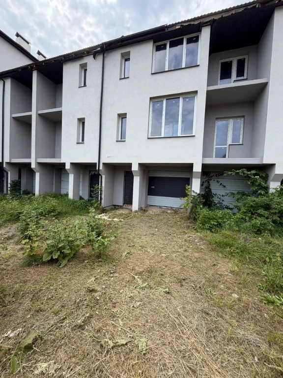 Продам котедж в центрі Дрогобича