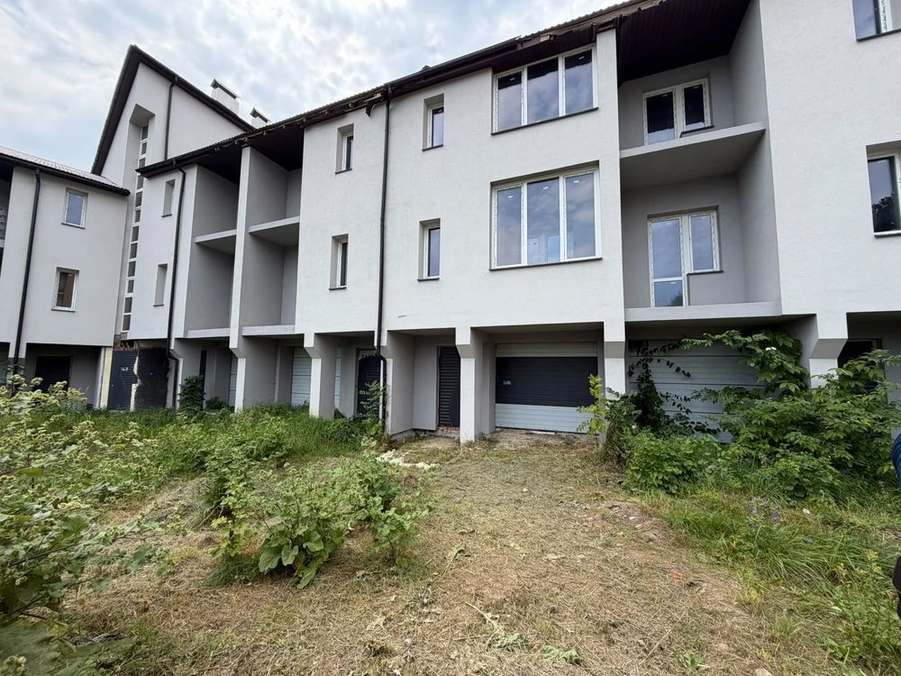 Продам котедж в центрі Дрогобича