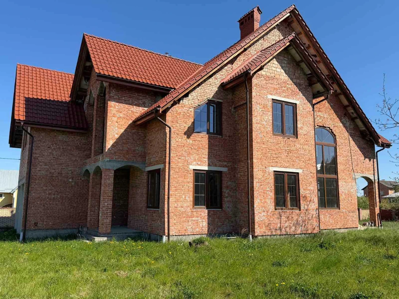 Продаж нестандартного ВІП будинку, лише 3 км. до м. Дрогобич