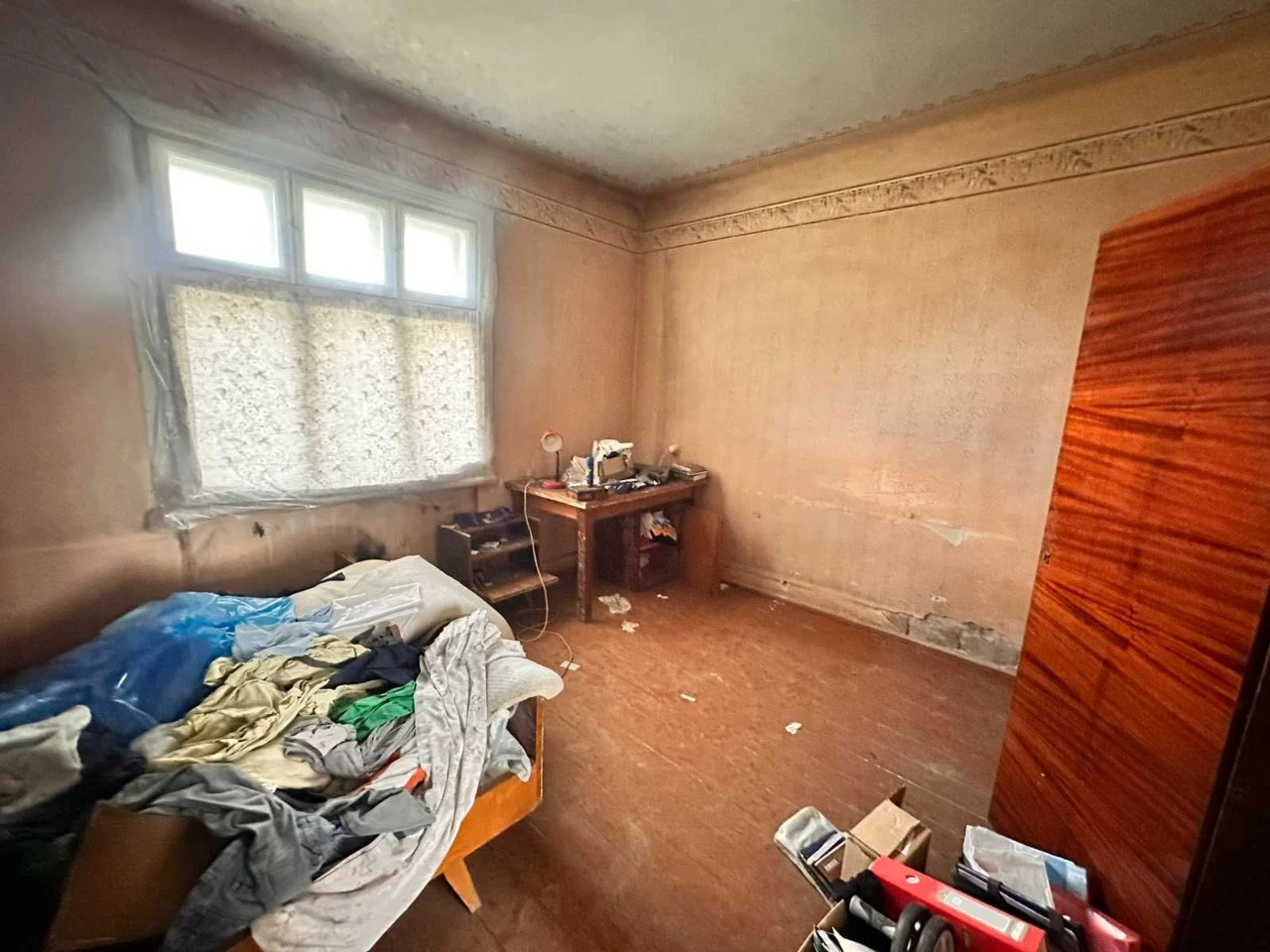 Продаж будинку під кап. ремонт, земля, у м. Дрогобич!