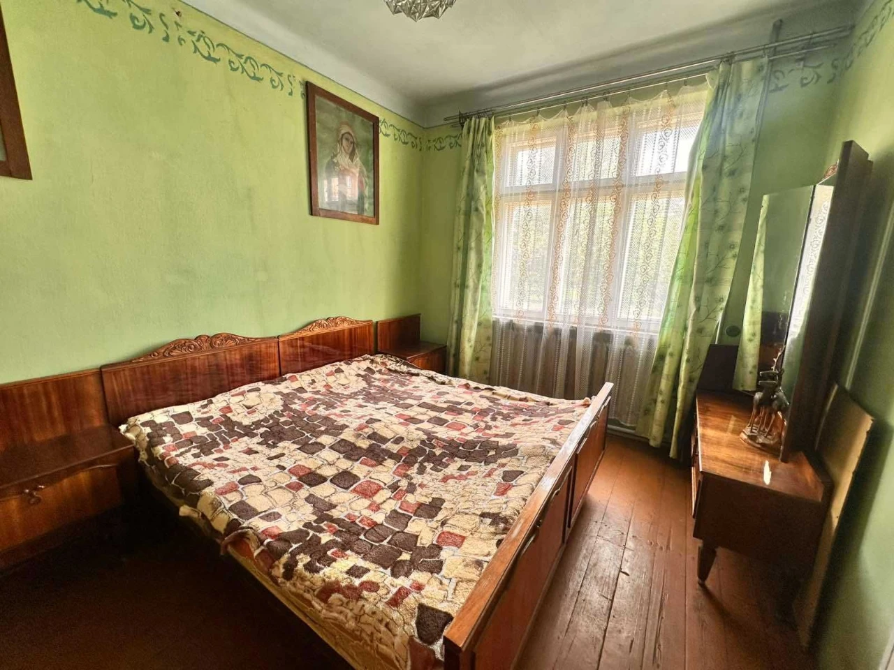 Продається двоповерховий будинок + земля, біля ліцею №2, м.