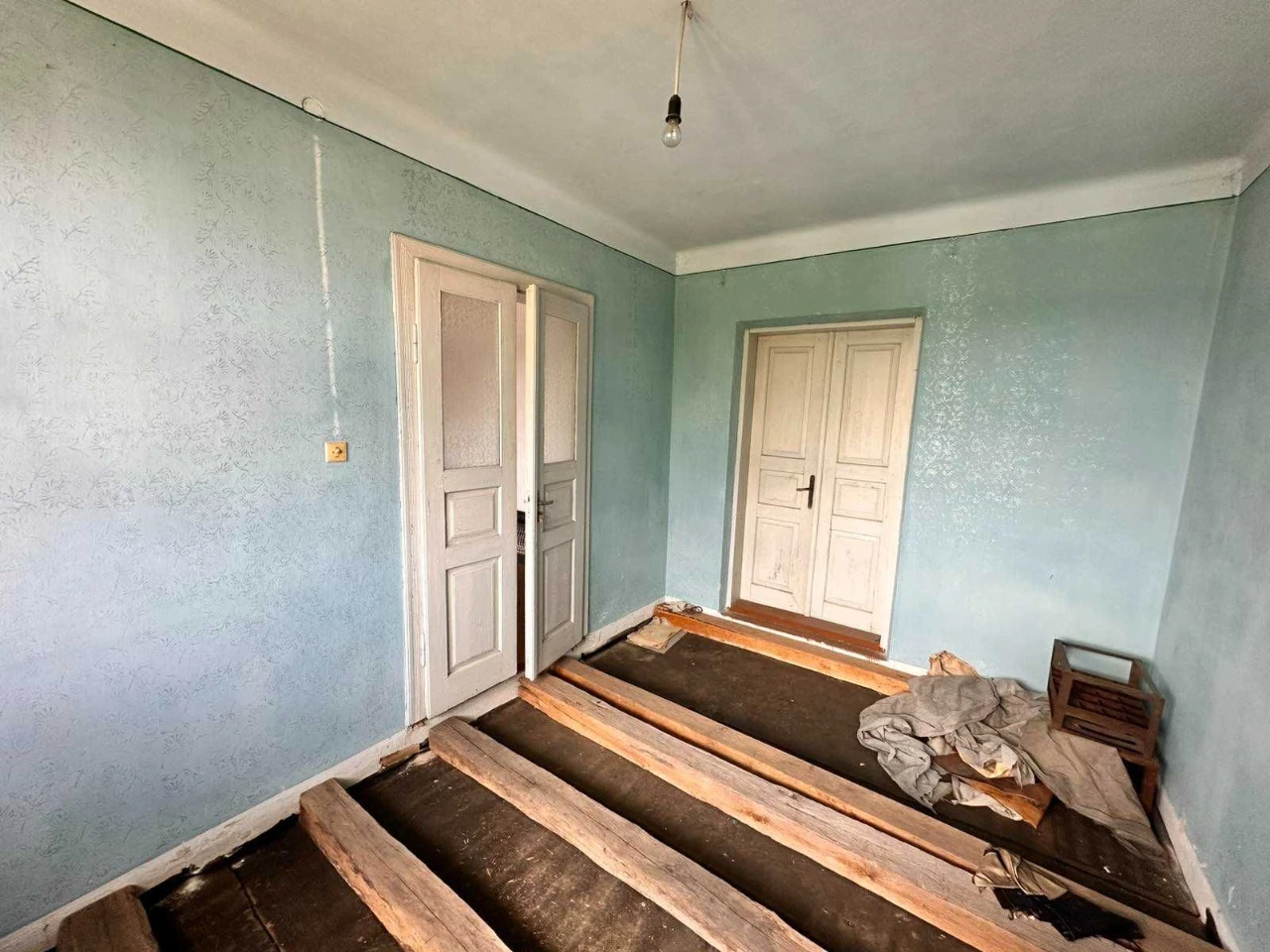 Продається двоповерховий будинок + земля, біля ліцею №2, м.