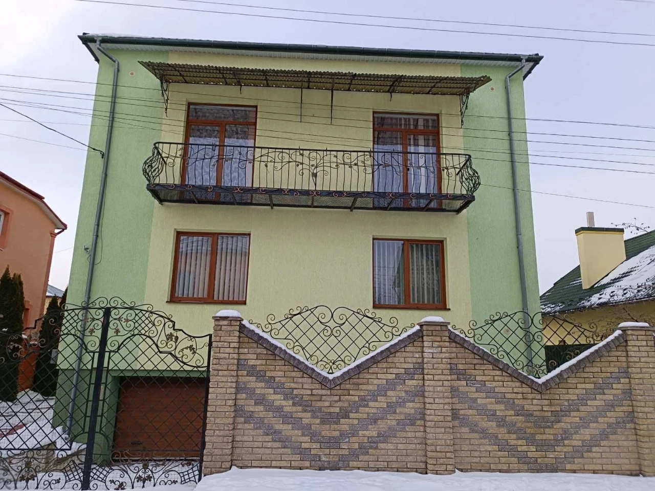 Продаж будинку з сонячними панелями, район школи №2, м. Дрог