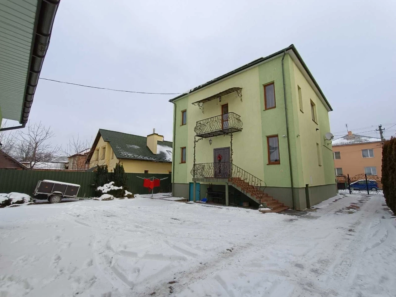 Продаж будинку з сонячними панелями, район школи №2, м. Дрог