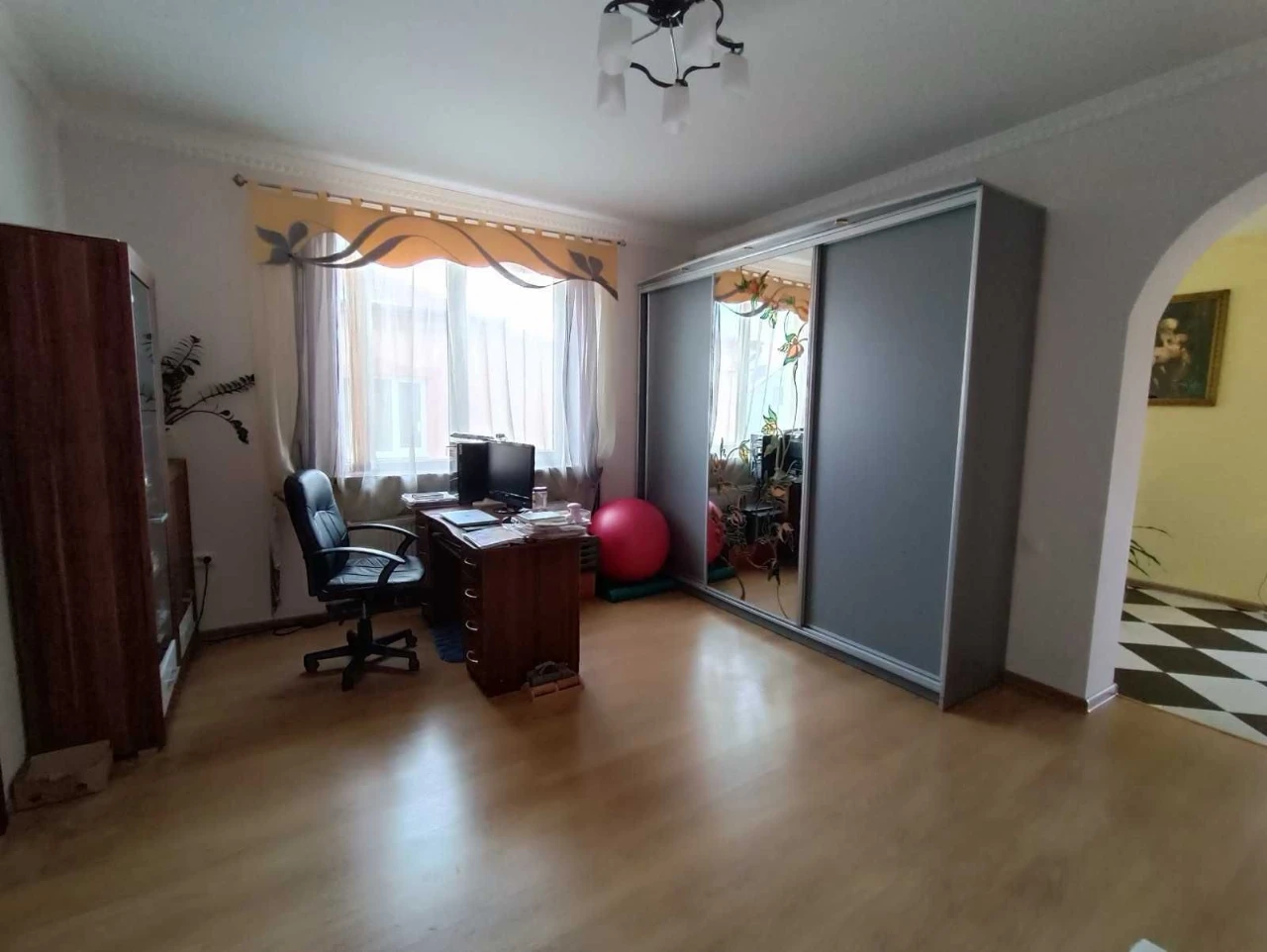 Продаж будинку з сонячними панелями, район школи №2, м. Дрог