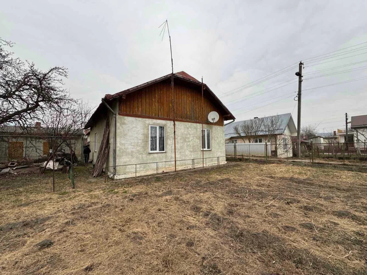 Продаж 4-кімнатного будинку + земля, р-н школи №2, у м. Дрог