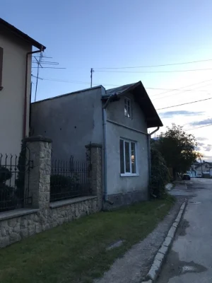 Продам приватний будинок з гаражем в центрі м.Дрогобич