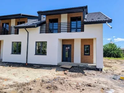 Продаж новозбудованого будинку (дуплекс) по вул. Самбірська