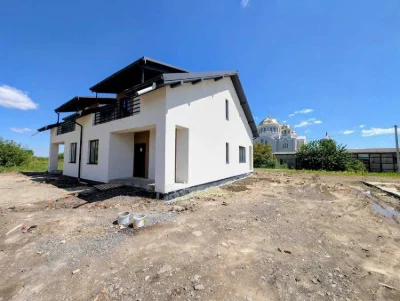 Продаж новозбудованого будинку (дуплекс) по вул. Самбірська