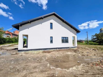 Продаж новозбудованого будинку (дуплекс) по вул. Самбірська