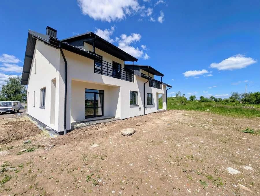 Продаж новозбудованого будинку (дуплекс) по вул. Самбірська
