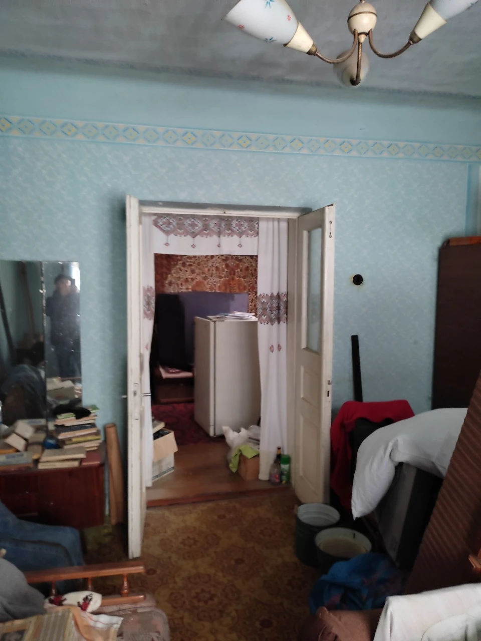 Продаю половину Будинку,цегл гараж та прибуд зем ділянку пл