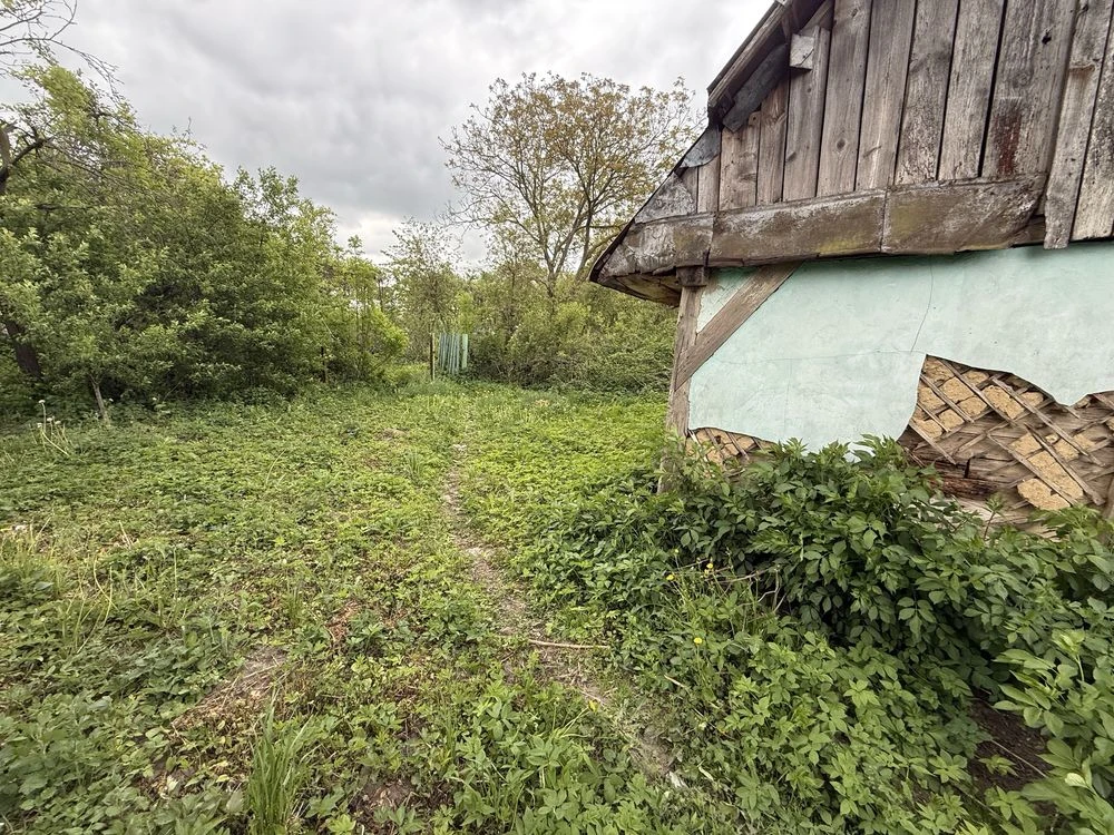 Ділянка (зі старим будинком). Львівський р-н, с.Великі Перед