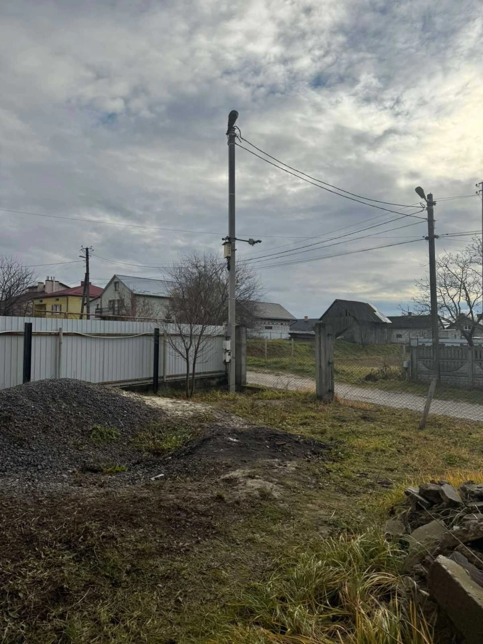Незавершений будинок та земельна ділянка 9,14 сот., м. Жовкв