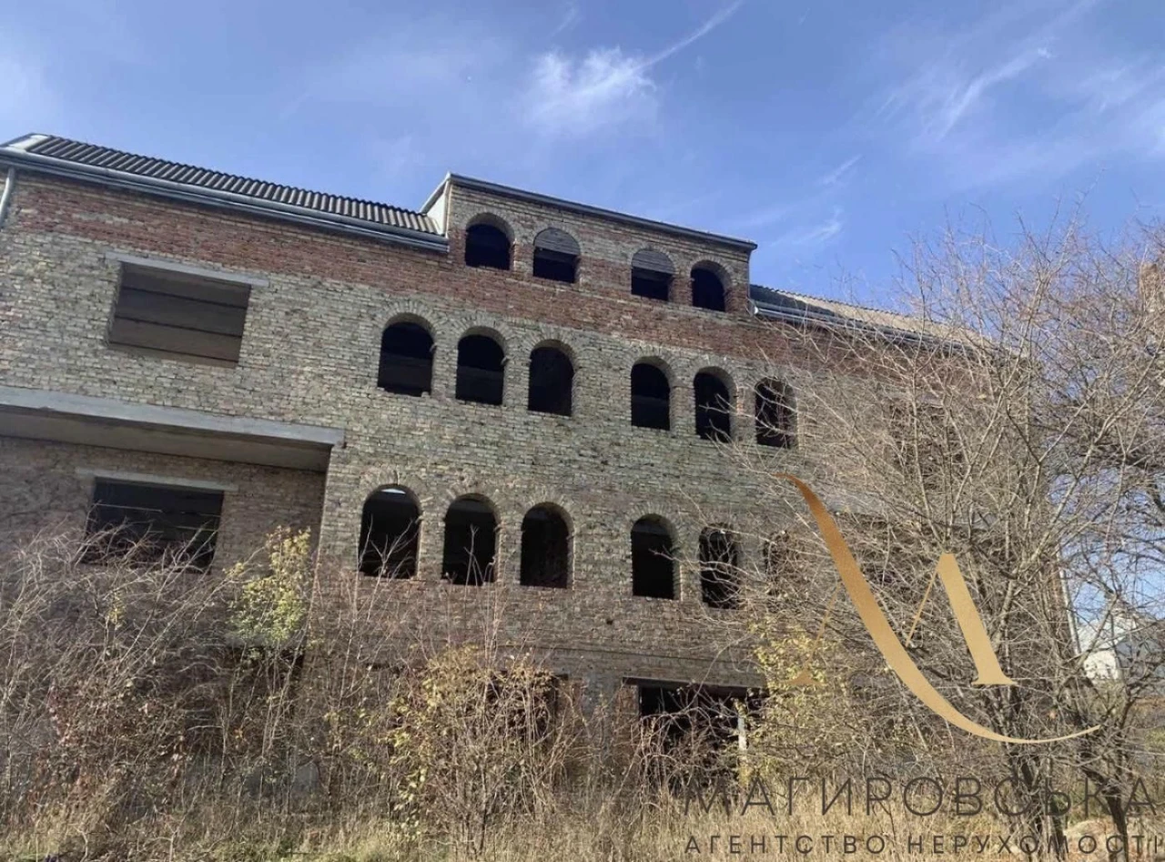 Продаж будинку в м.Золочів.(дві спарки)