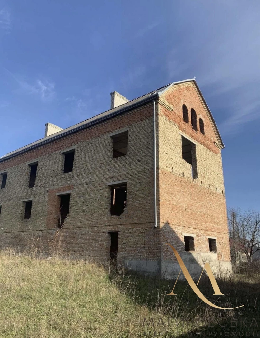 Продаж будинку в м.Золочів.(дві спарки)