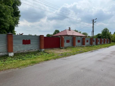 Будинок із великою земельною ділянкою.60 км від Львова,Золоч