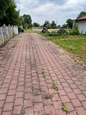 Будинок із великою земельною ділянкою.60 км від Львова,Золоч