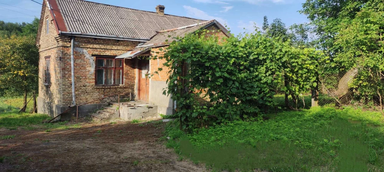 Продається будинок в с. Луг