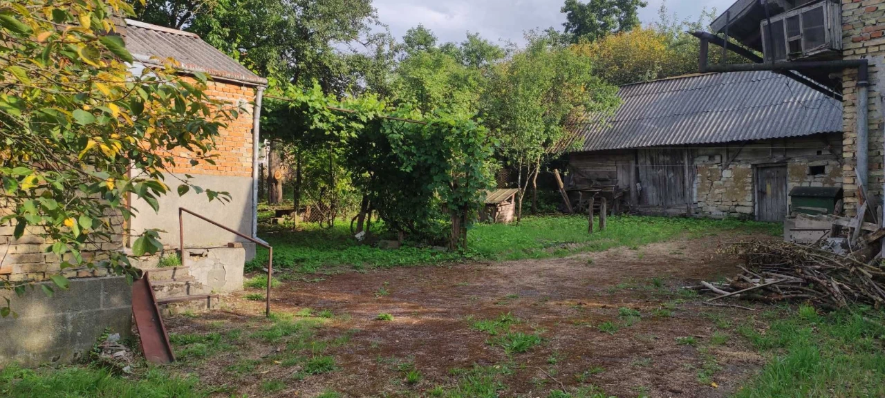 Продається будинок в с. Луг
