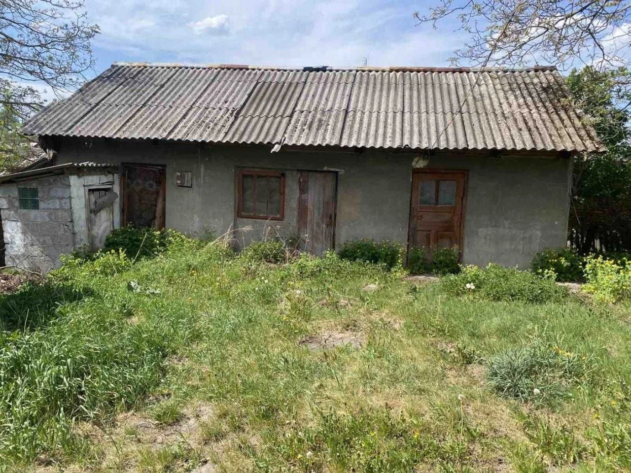Продається будинок та земельна ділянка 10 сот. м.Кам’янка-Бу