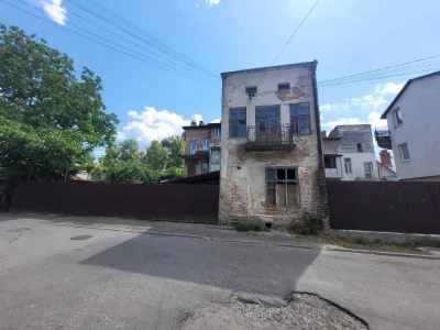 будинок ( можливо під бізнес ) м. Кам'янка-Бузька (центр)