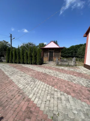 Продаж будинку з територією