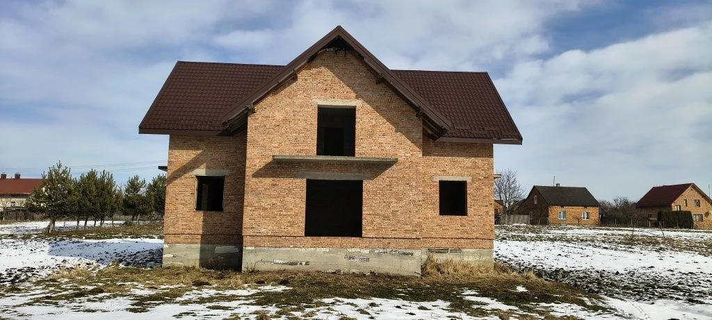 Продаж недобудованого будинку