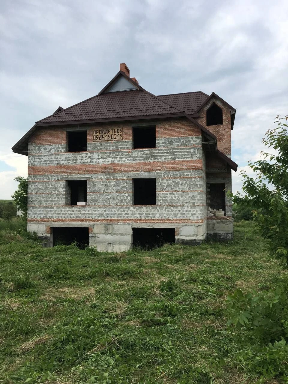 Продаж будинку (дуплексу)