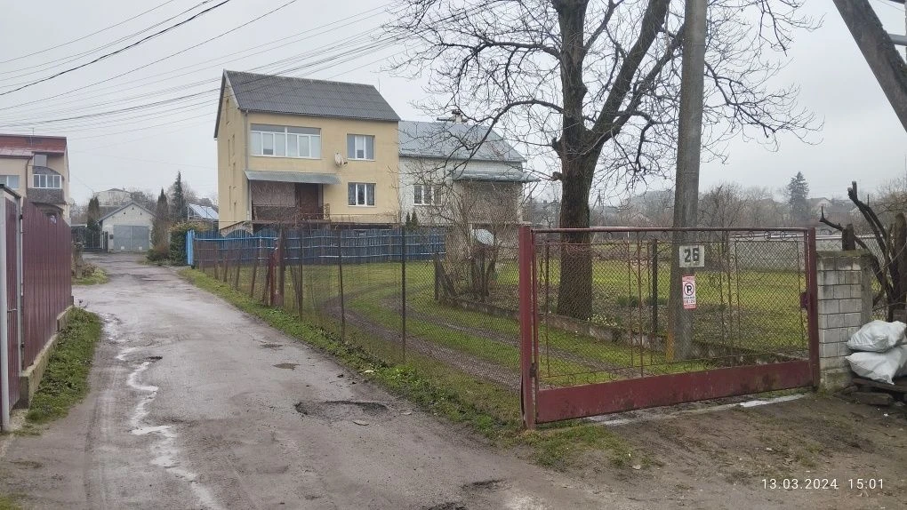 Продаж будинку в центрі Пустомит