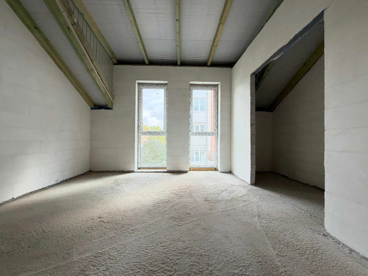 Продаж котеджу 85 м² з підвалом 40 м² у центрі Пустомит