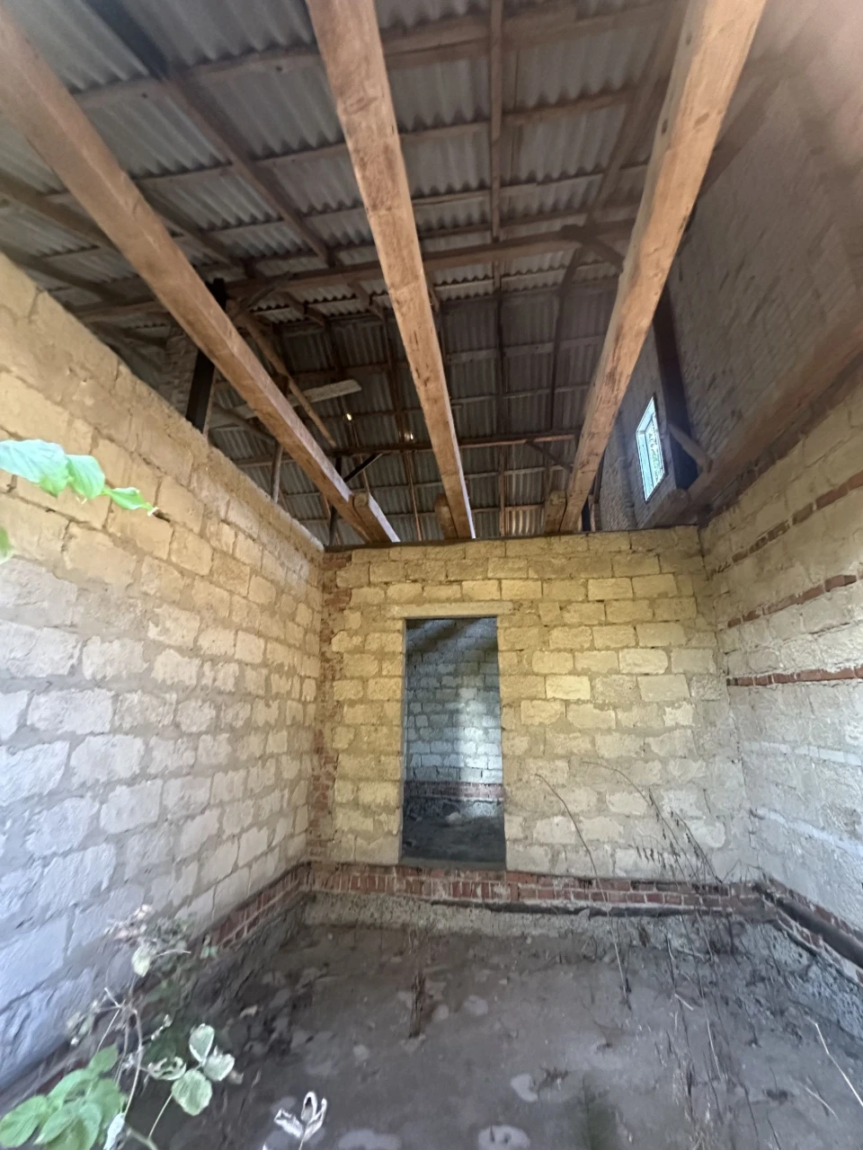 Продаж незавершеного будинку 135.4 м.кв. в селі Полянка
