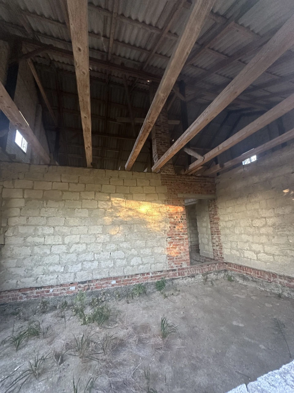 Продаж незавершеного будинку 135.4 м.кв. в селі Полянка