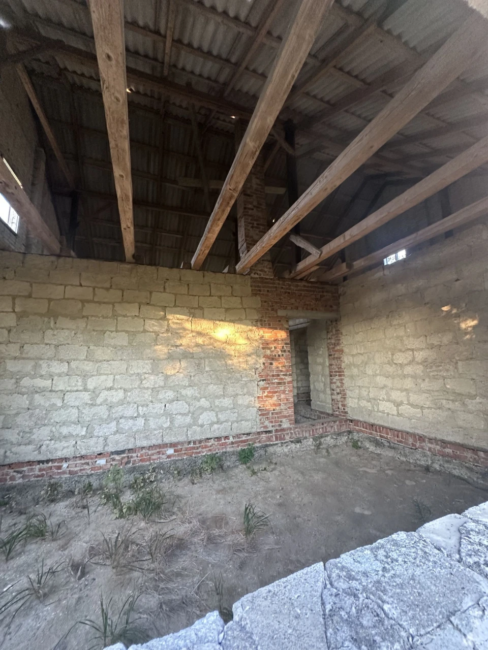 Продаж незавершеного будинку 135.4 м.кв. в селі Полянка